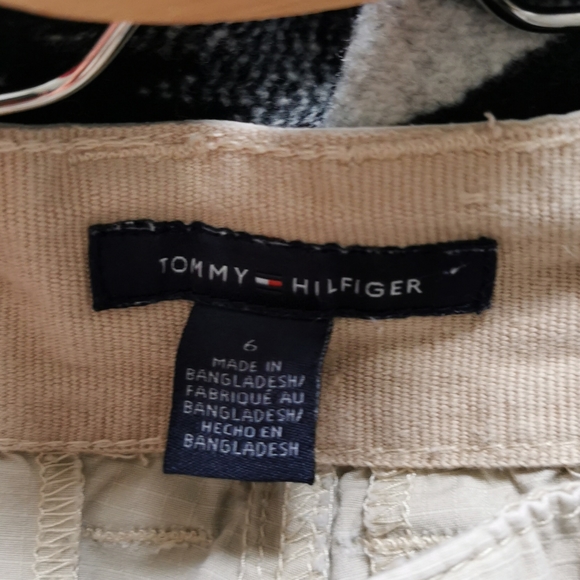 Tommy Hilfiger Shorts - Picture 3 of 5
